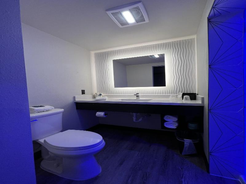 Imperial Suites - Adults Only image