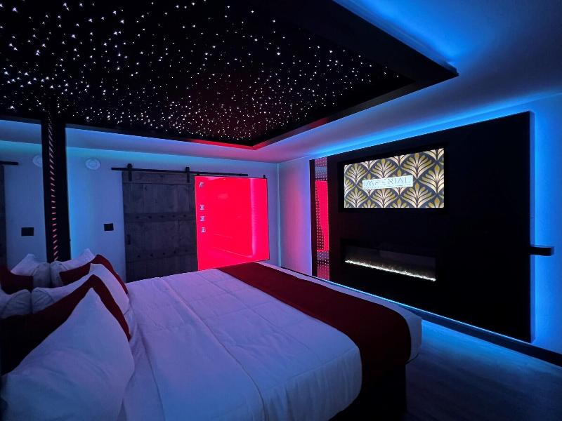 Imperial Suites - Adults Only image