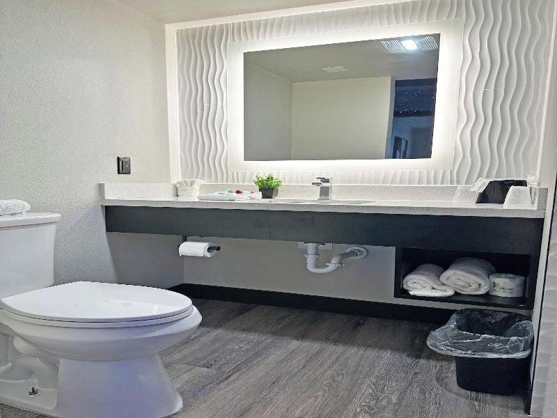 Imperial Suites - Adults Only image