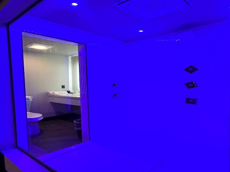 Imperial Suites - Adults Only image