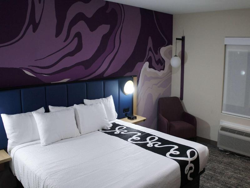 La Quinta Inn & Suites By Wyndham Memphis East — general view
