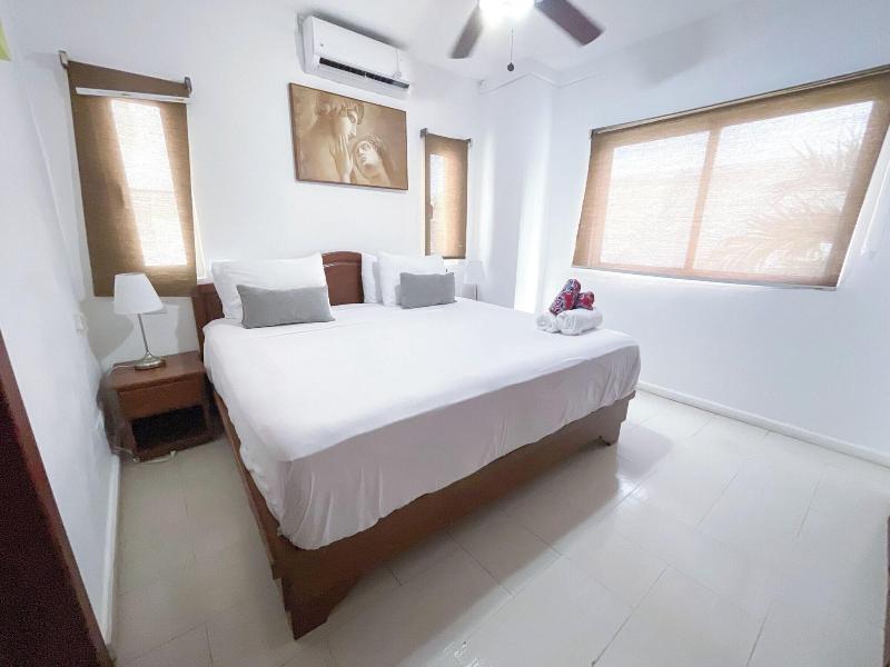 Korales Beach Apartments image