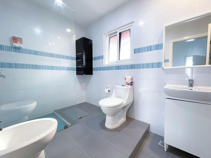 Korales Beach Apartments image
