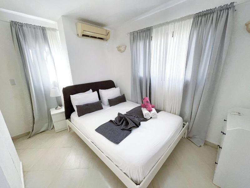 Korales Beach Apartments image