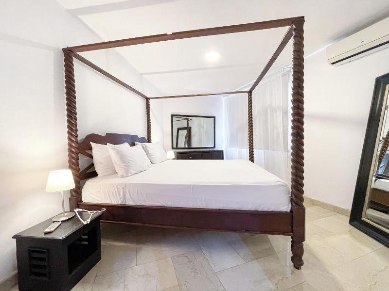 Korales Beach Apartments image