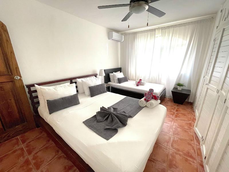Korales Beach Apartments image