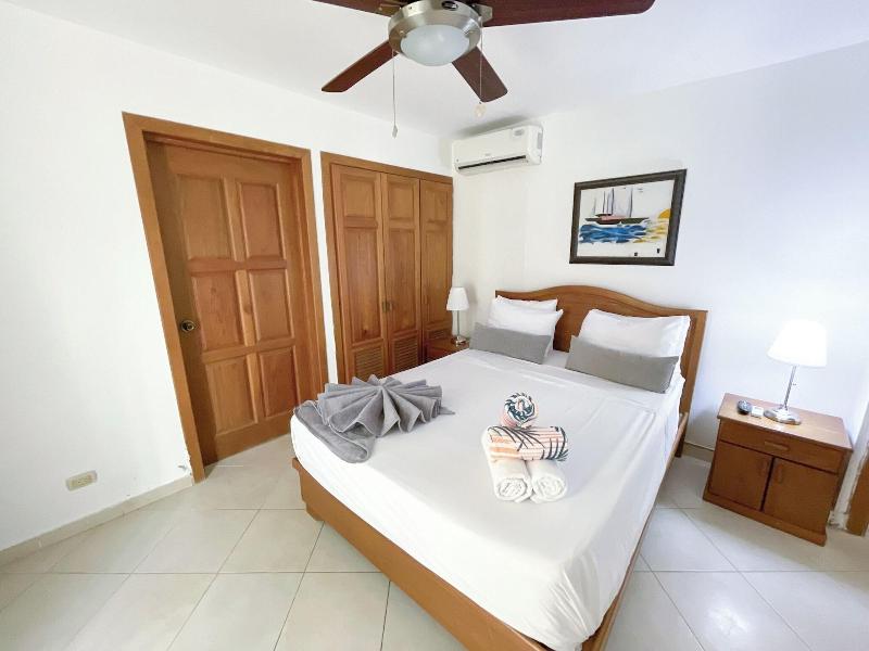 Korales Beach Apartments image
