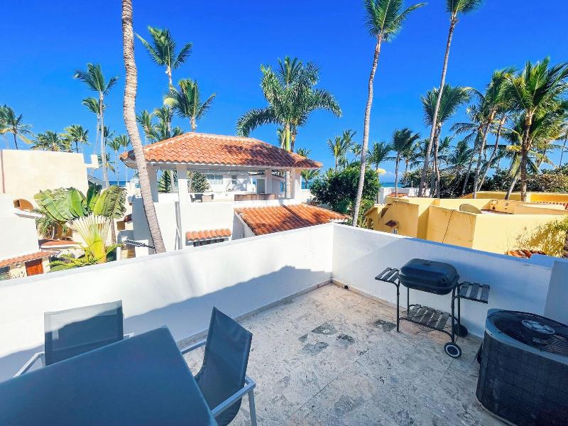 Korales Beach Apartments image