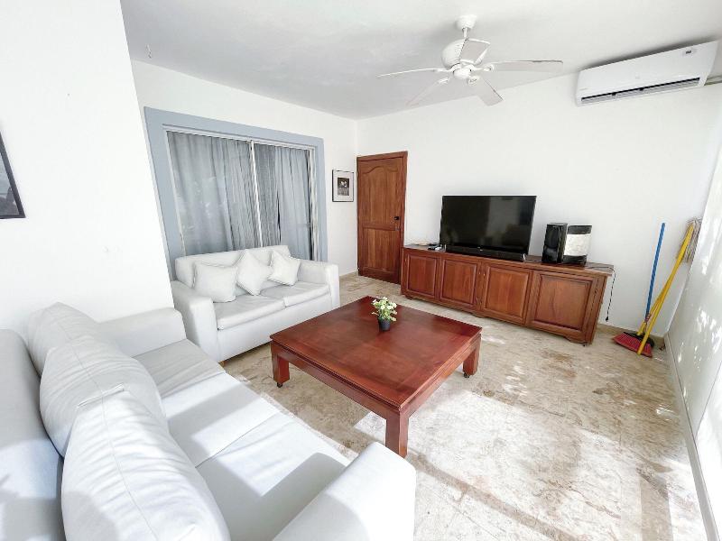Korales Beach Apartments image