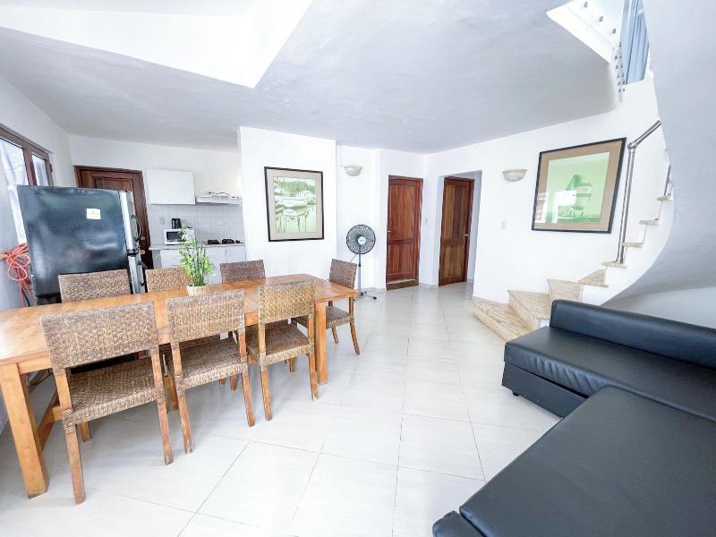 Korales Beach Apartments image