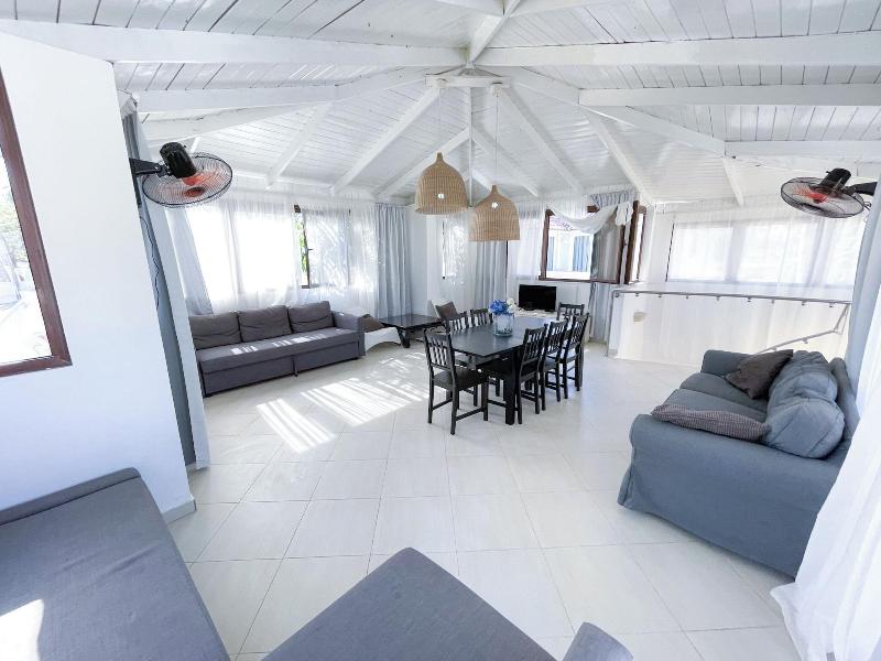 Korales Beach Apartments image