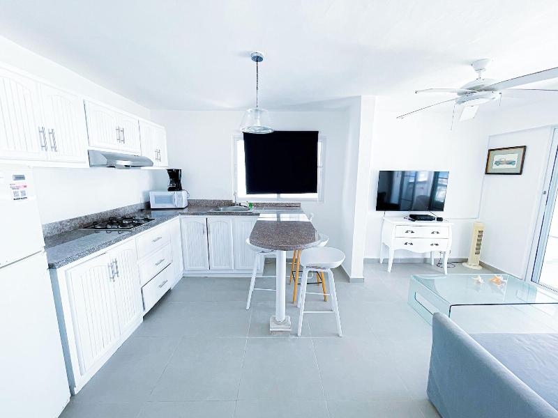 Korales Beach Apartments image