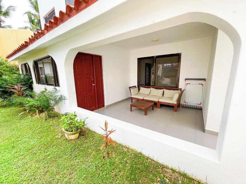 Korales Beach Apartments image