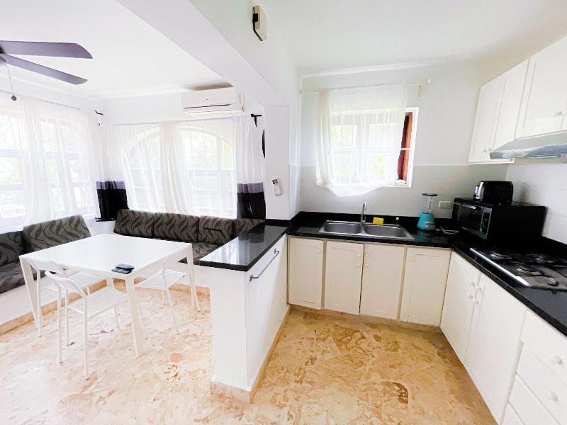 Korales Beach Apartments image