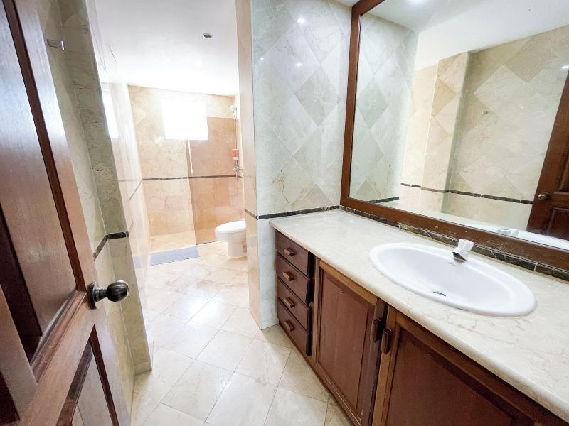 Korales Beach Apartments image
