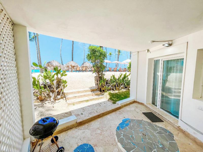Korales Beach Apartments image