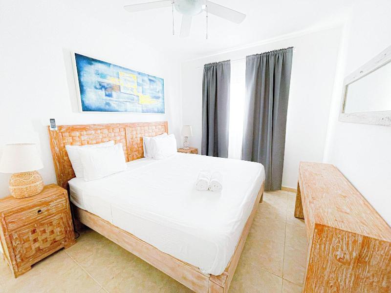 Korales Beach Apartments image