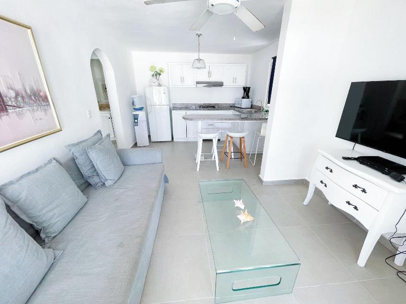 Korales Beach Apartments image