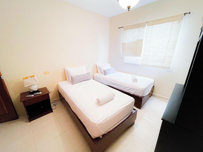Korales Beach Apartments image