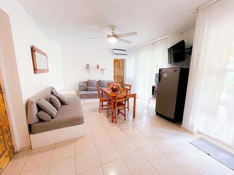 Korales Beach Apartments image