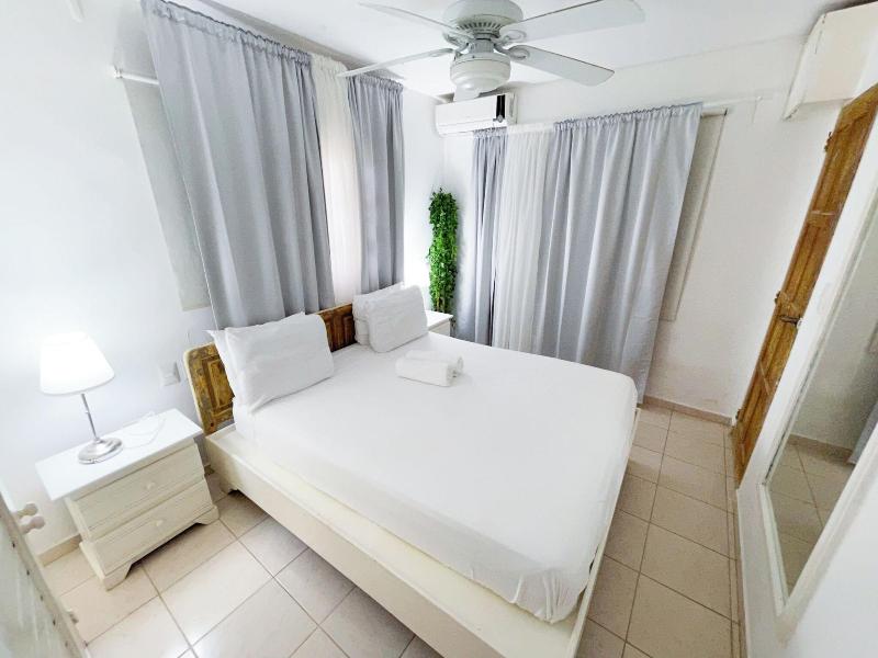 Korales Beach Apartments image