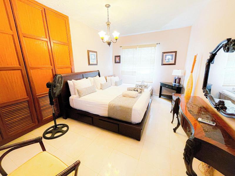 Korales Beach Apartments image