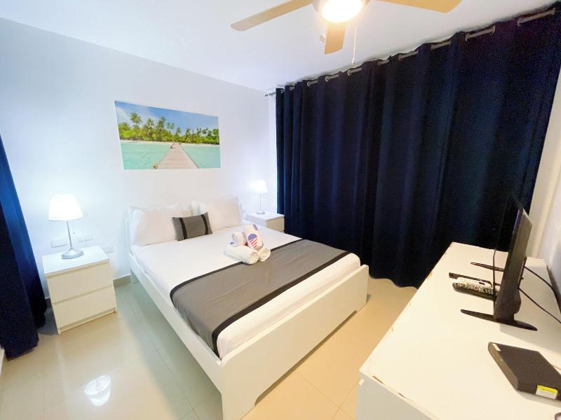 Korales Beach Apartments image