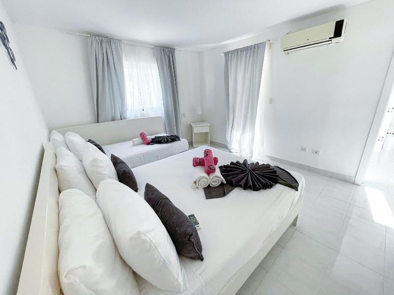 Korales Beach Apartments image