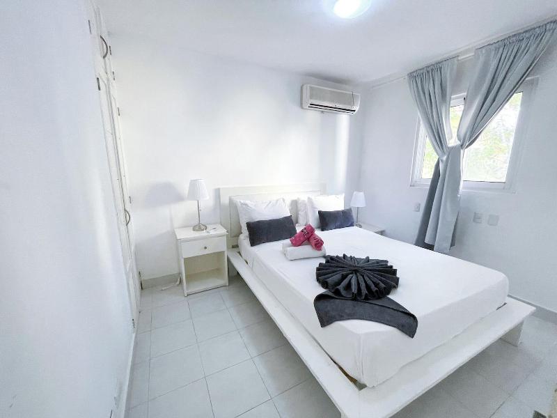 Korales Beach Apartments image