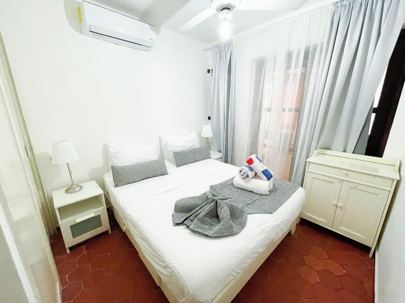 Korales Beach Apartments image