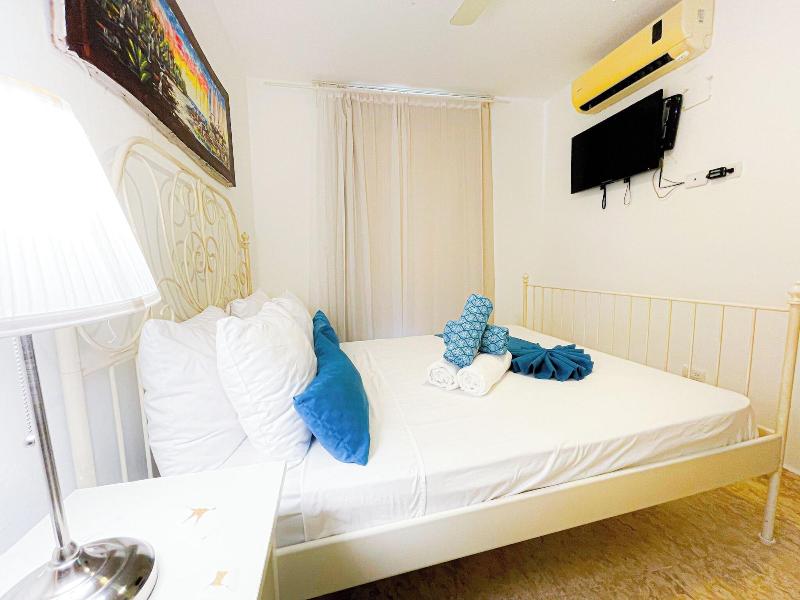 Korales Beach Apartments image