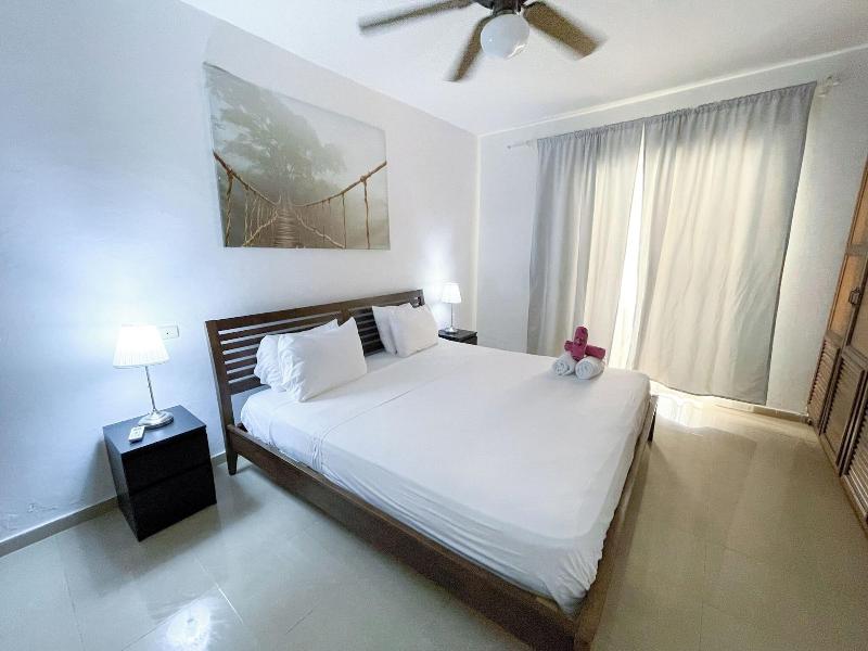 Korales Beach Apartments image