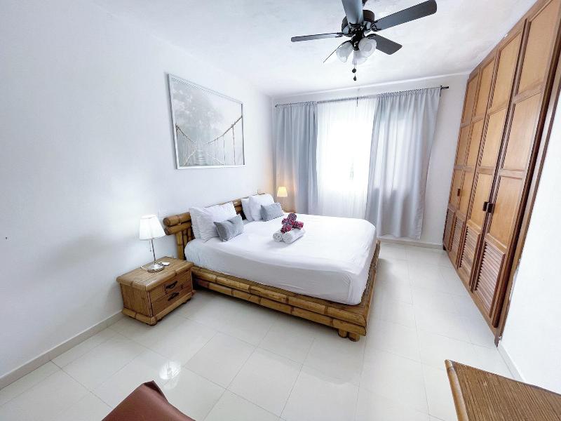 Korales Beach Apartments image
