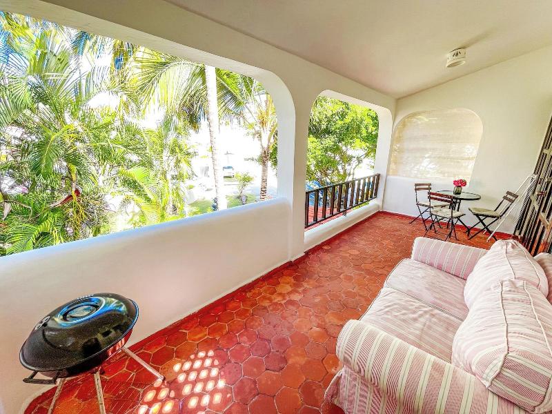 Korales Beach Apartments image