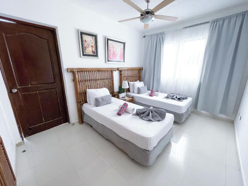 Korales Beach Apartments image