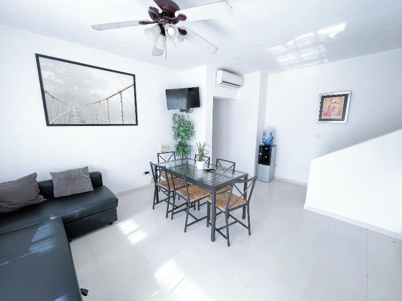 Korales Beach Apartments image