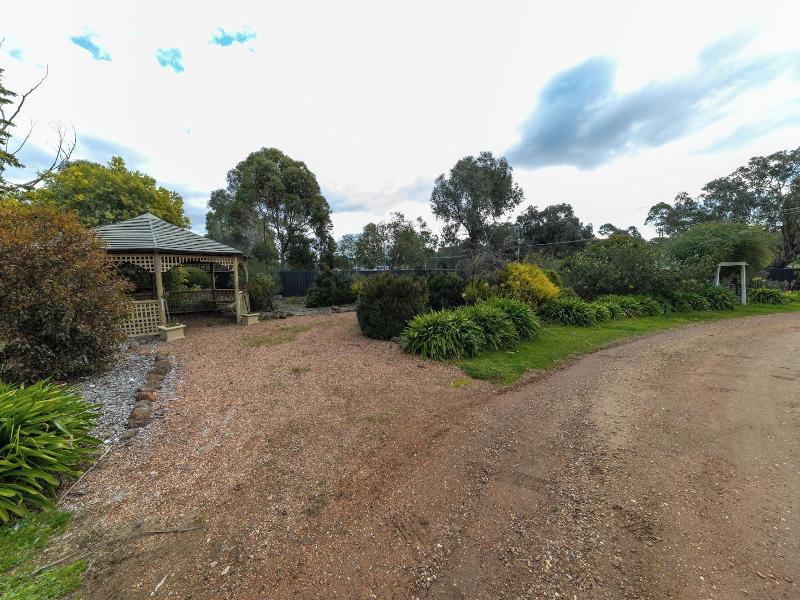 Golden Hills Motel — general view