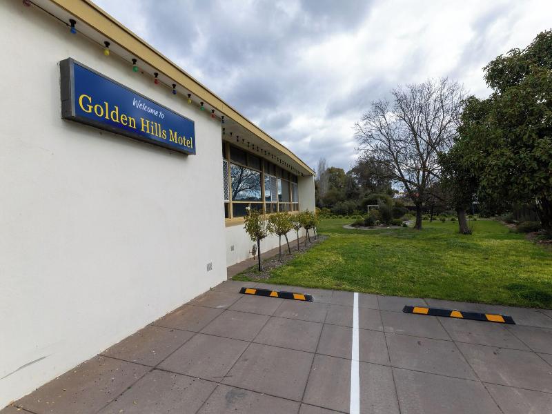 Golden Hills Motel