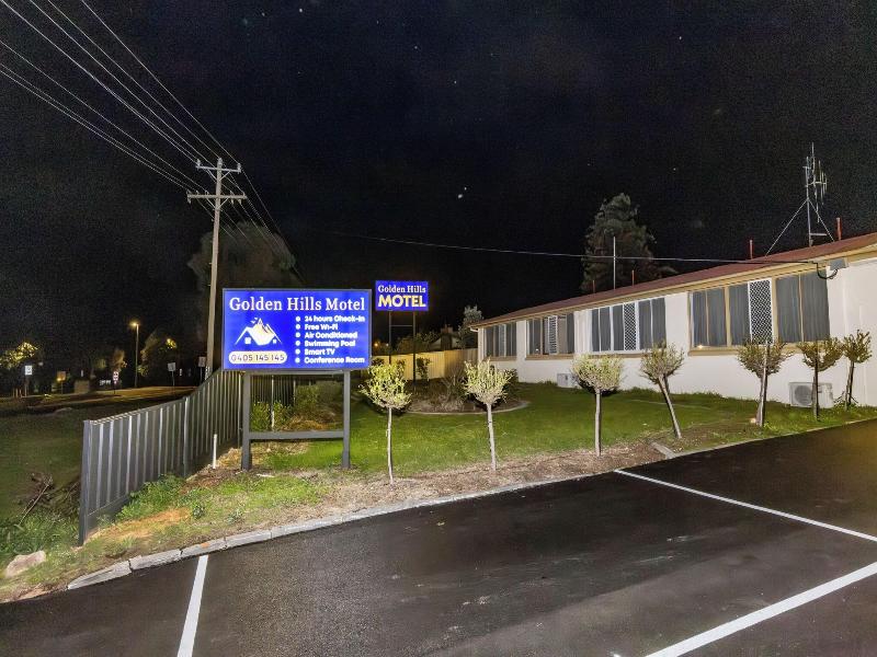 Golden Hills Motel