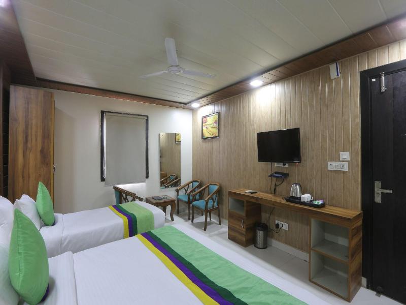 Hotel Triton Grand image