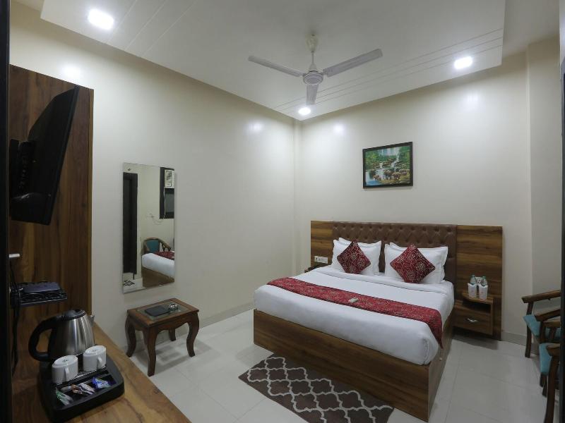 Hotel Triton Grand image