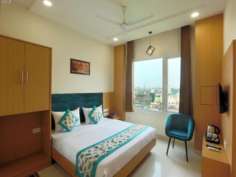 Hotel Triton Grand image