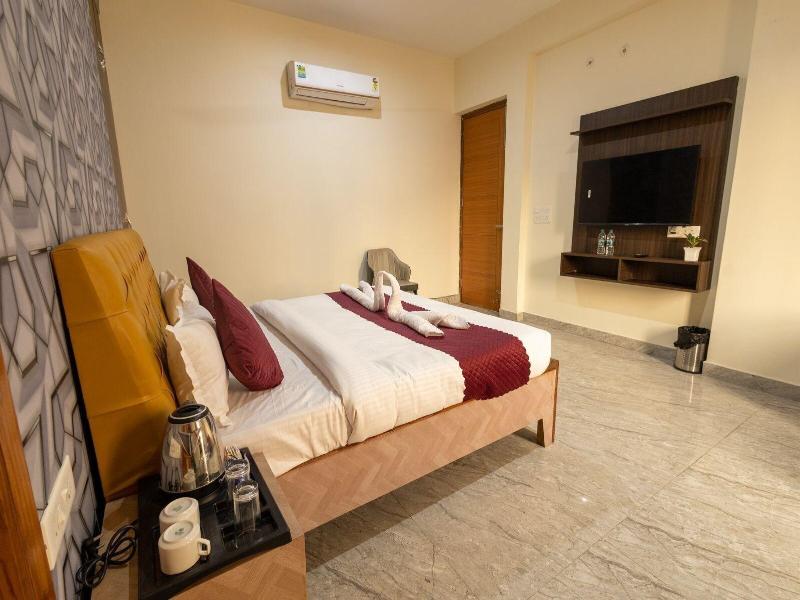 Divine Hotels & Banquets image