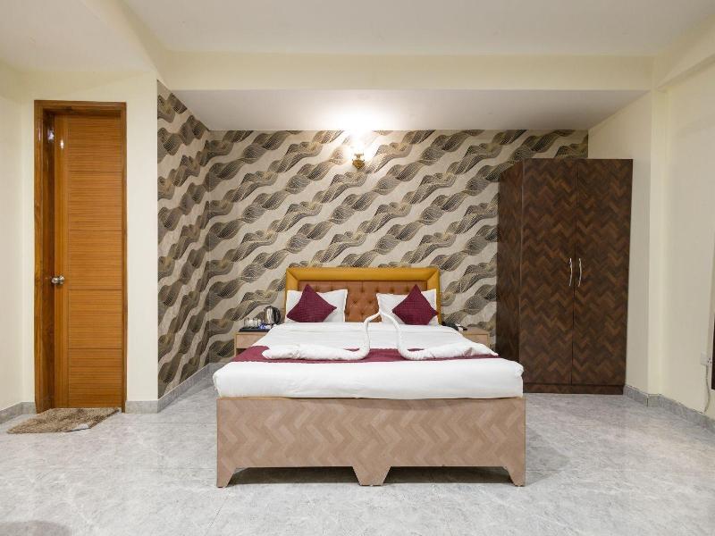 Divine Hotels & Banquets image