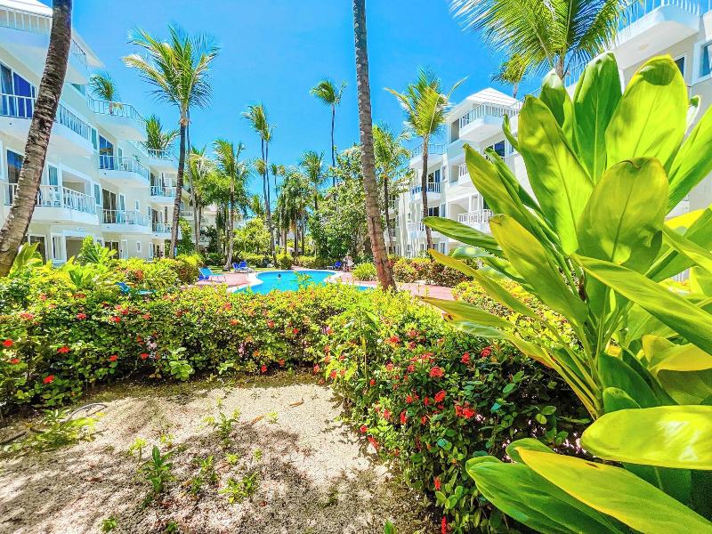 Caribbean Ocean Breeze Beach Hotel image