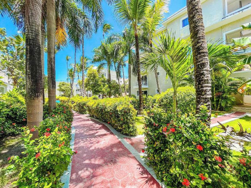 Caribbean Ocean Breeze Beach Hotel image