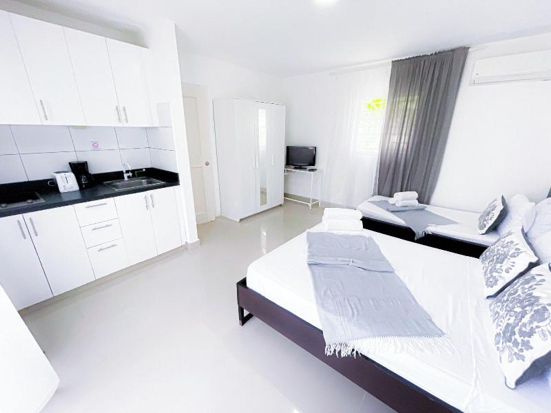 Caribbean Ocean Breeze Beach Hotel image