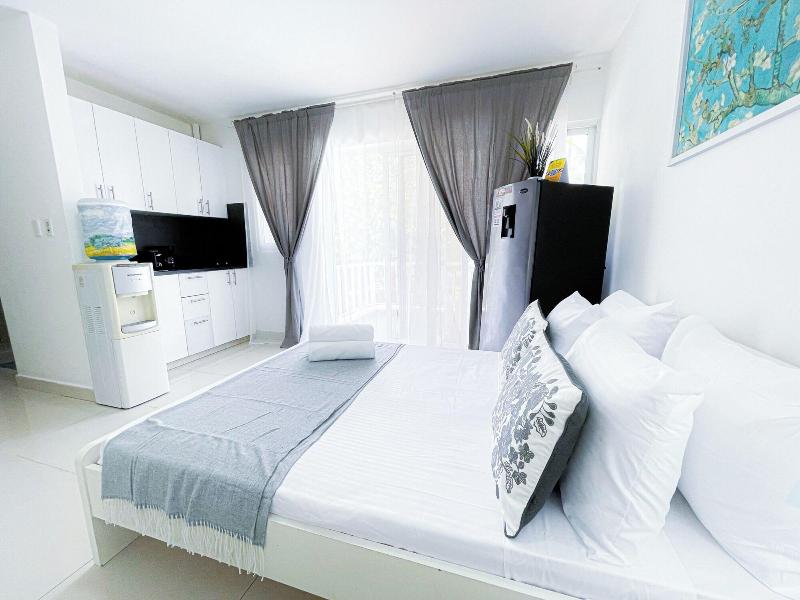 Caribbean Ocean Breeze Beach Hotel image
