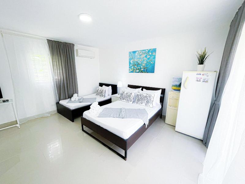 Caribbean Ocean Breeze Beach Hotel image