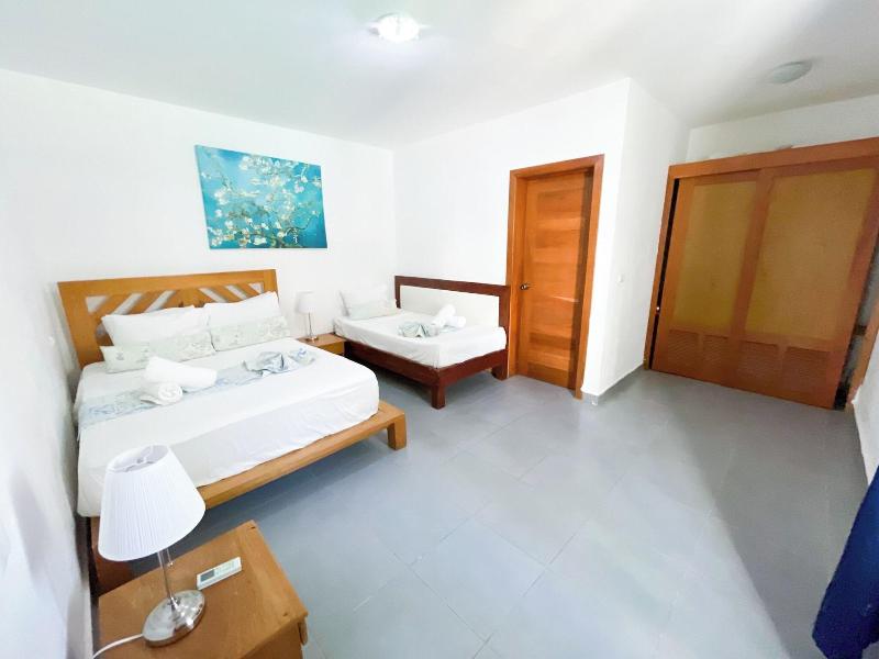Caribbean Ocean Breeze Beach Hotel image